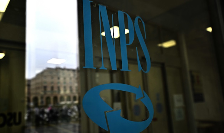 Chi riceve la NASpi dall'INPS ha diritto alla tredicesima? La risposta