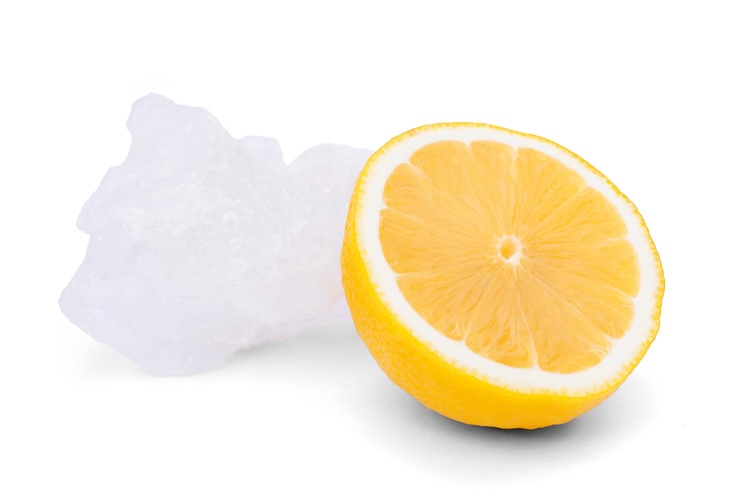 Lavello: sale e limone per pulirlo