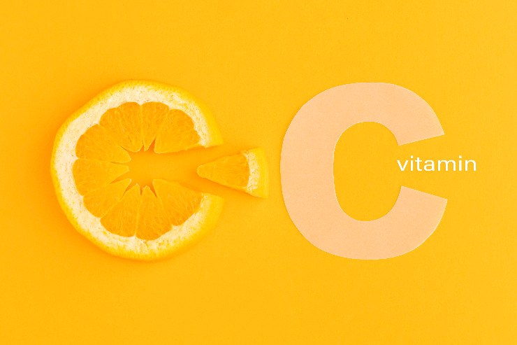 dimostrare meno anni con la vitamina C