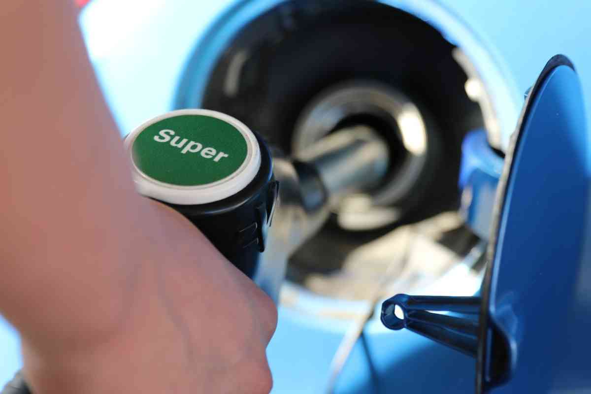 Tassa europea su benzina e diesel